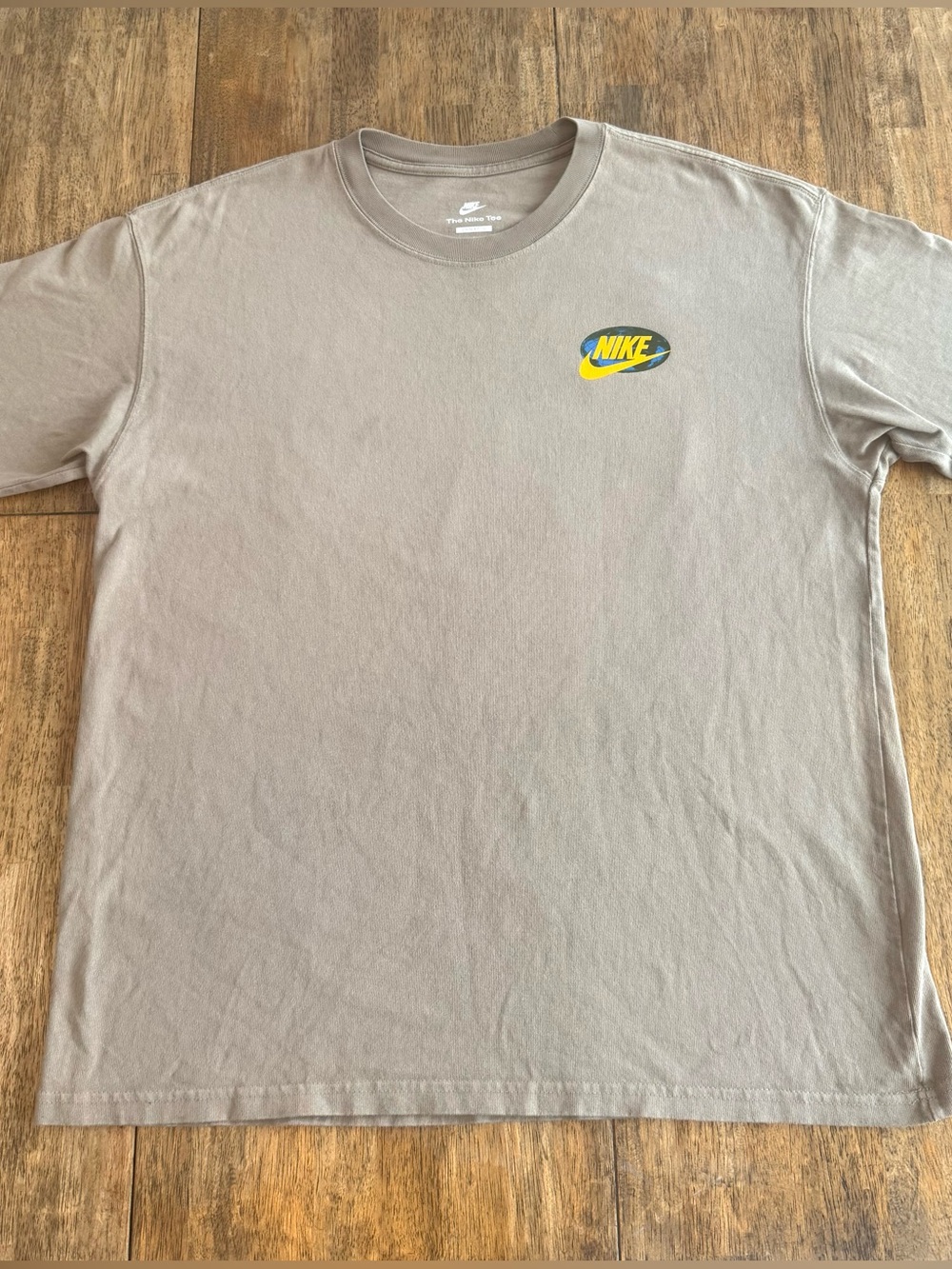 Nike Mens Graphic Tee Shirt Brown Earth Day Size Large Like New